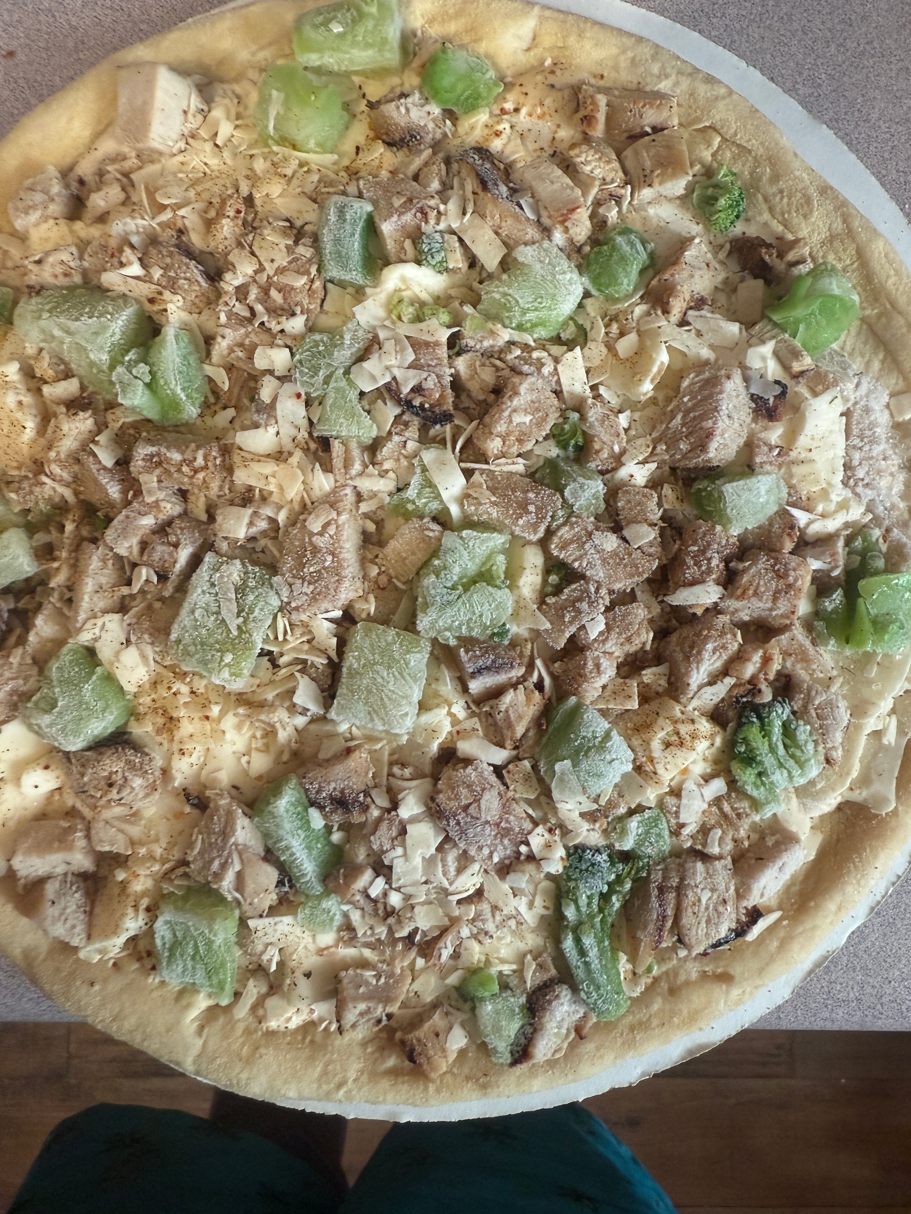 Chicken Alfredo pizza(12in take and bake)